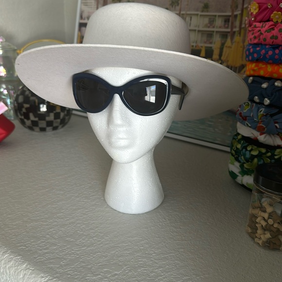 Dolce & Gabbana Sunglasses - Picture 1 of 10